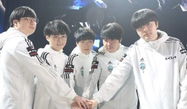 迅速赶往更 迅速赶往更